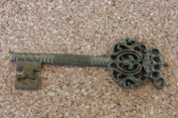 Grande clef bronze foncé, 65x22mm
